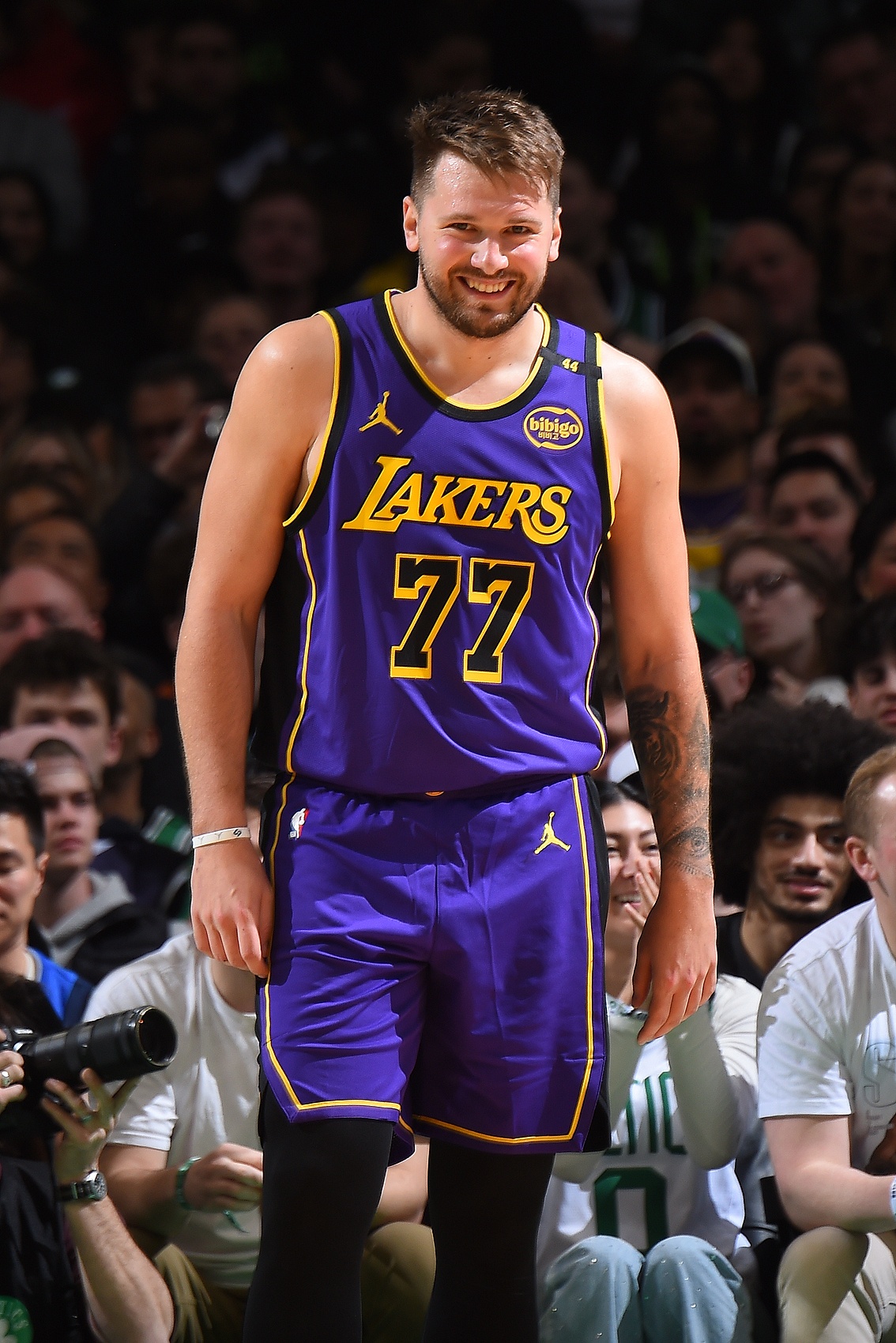 大錢！湖人可以在27年內(nèi)與Doncic簽約3.23億 如果您等待1年 則可以簽署4.18億次5年